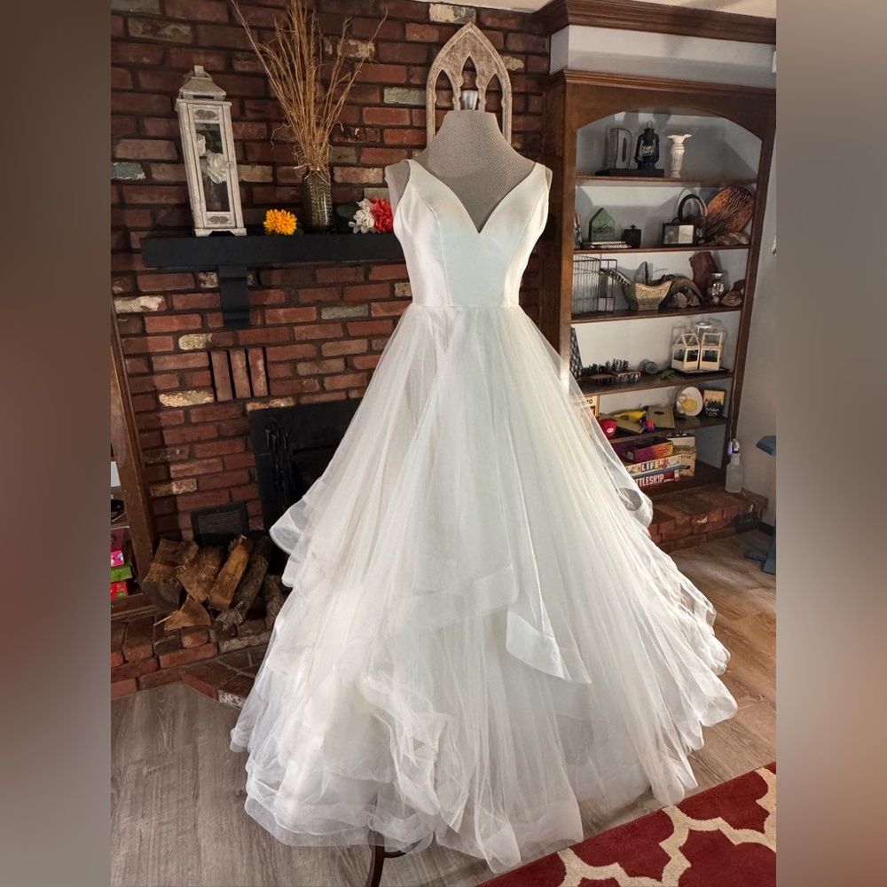 Elegant White Layered Wedding Dress